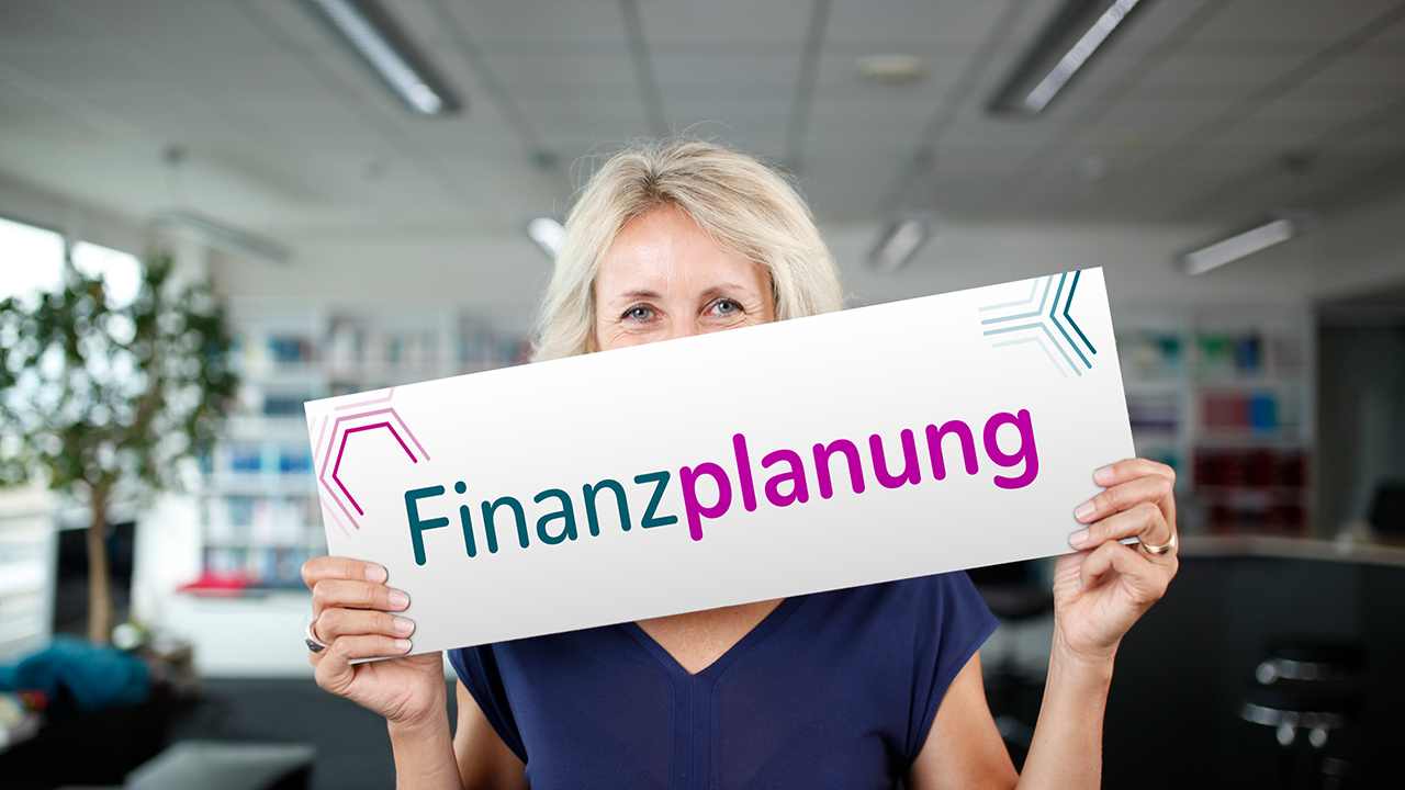 Meine konkrete Beratung führt zu einer echten Entscheidungsgrundlage aller Finanz-, Liquiditäts- und Investitionsfragen. Denn wir schaffen gemeinsam einen Überblick über Kapital- und Umsatzbedarf, sichern Ihre langfristige Profitabilität und unterstütze Sie bei der Erstellung eines professionellen Controlling Prozesses. <br/> Bank und Investorengespräche werden dadurch zu einer Leichtigkeit.