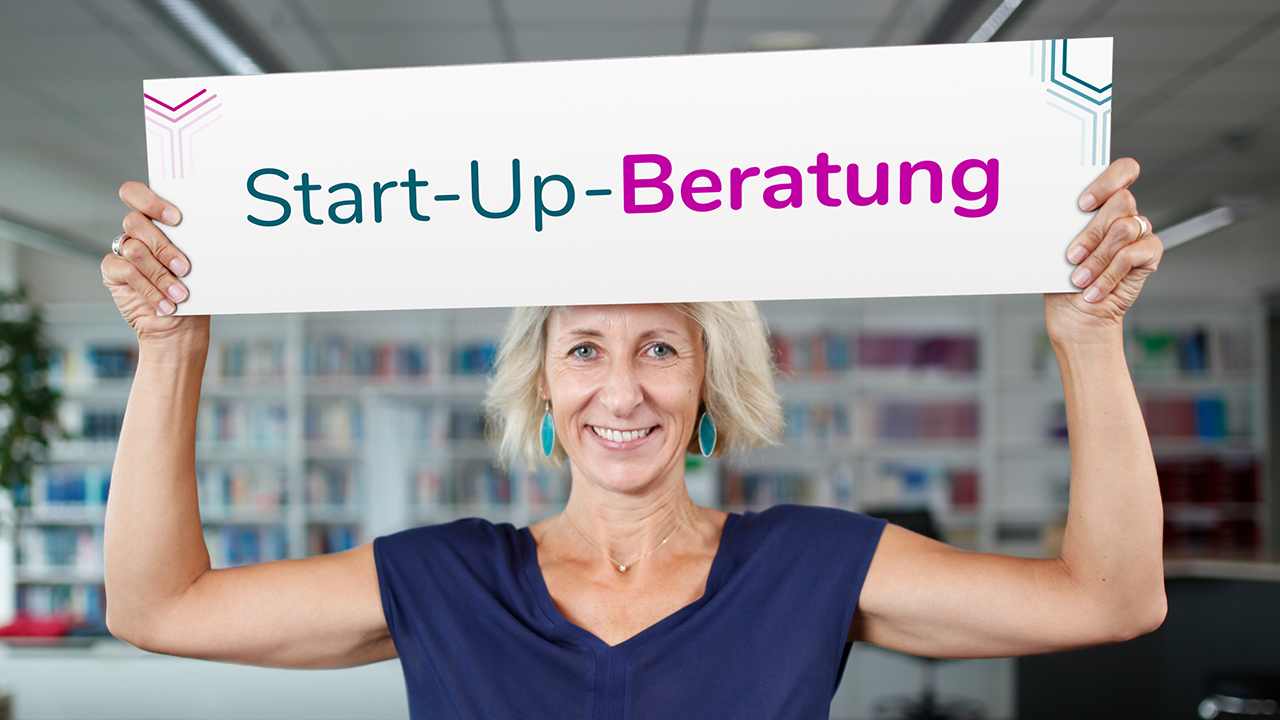 Finanzerfahrung kann insbesondere in Gründungsphasen eine große Starthilfe sein. <br/> Ich unterstützen Start-Ups mit Rat und Tat von der Konzeptentwicklung, über die Finanzplanung bis zur Markteinführung. <br/> Auf Wunsch vernetze ich Sie mit Partnern und coache Sie zum Erfolg. Ein diskretes Erstgespräch ist immer kostenlos.